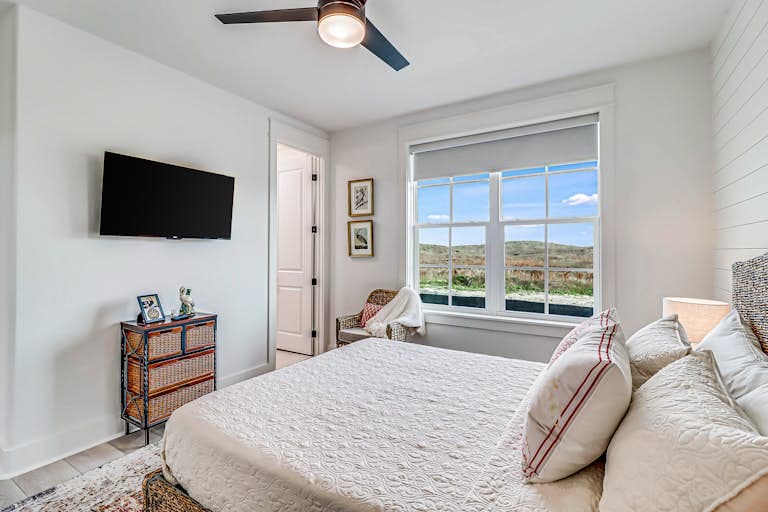 Commodore’s Hideout - Image 34