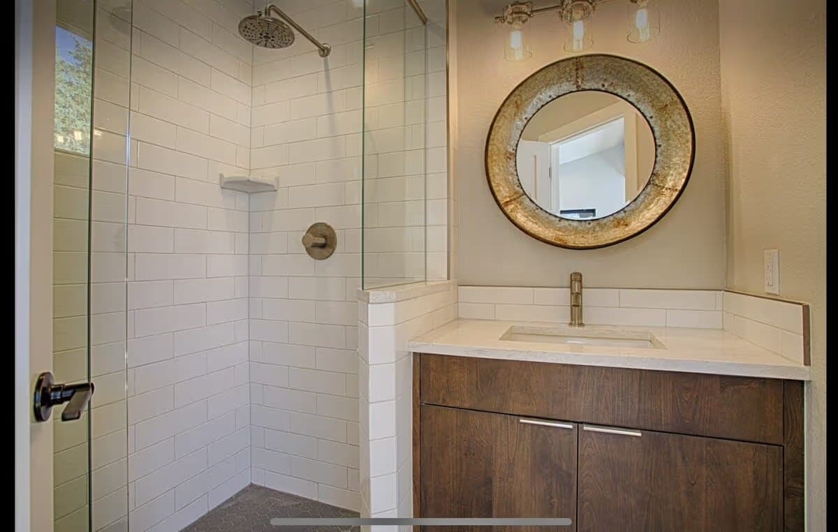 Echo Pines Chalet - Image 5