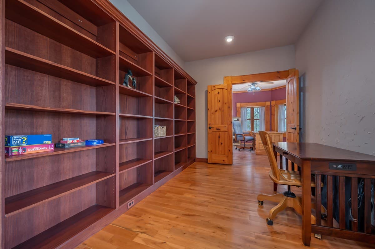 Chateau Laurel - Image 33