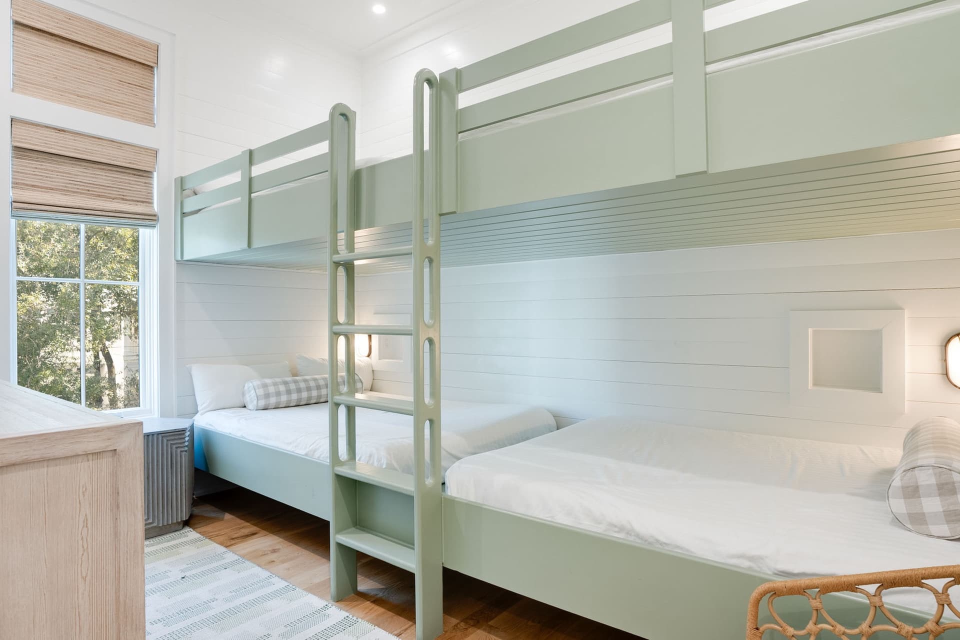 Shore To Have Fun - Image 24