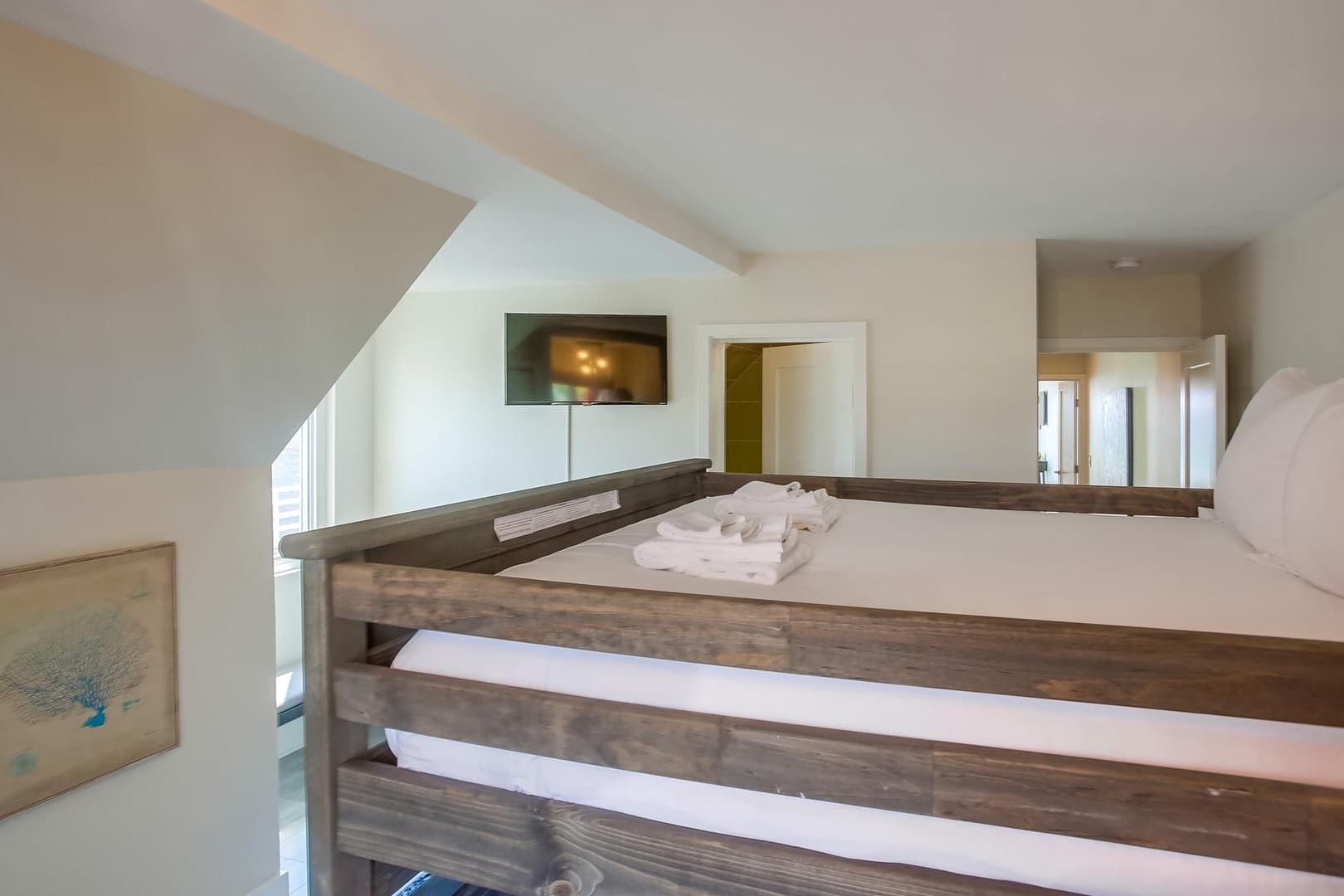 Ocean Watch Home - Image 18