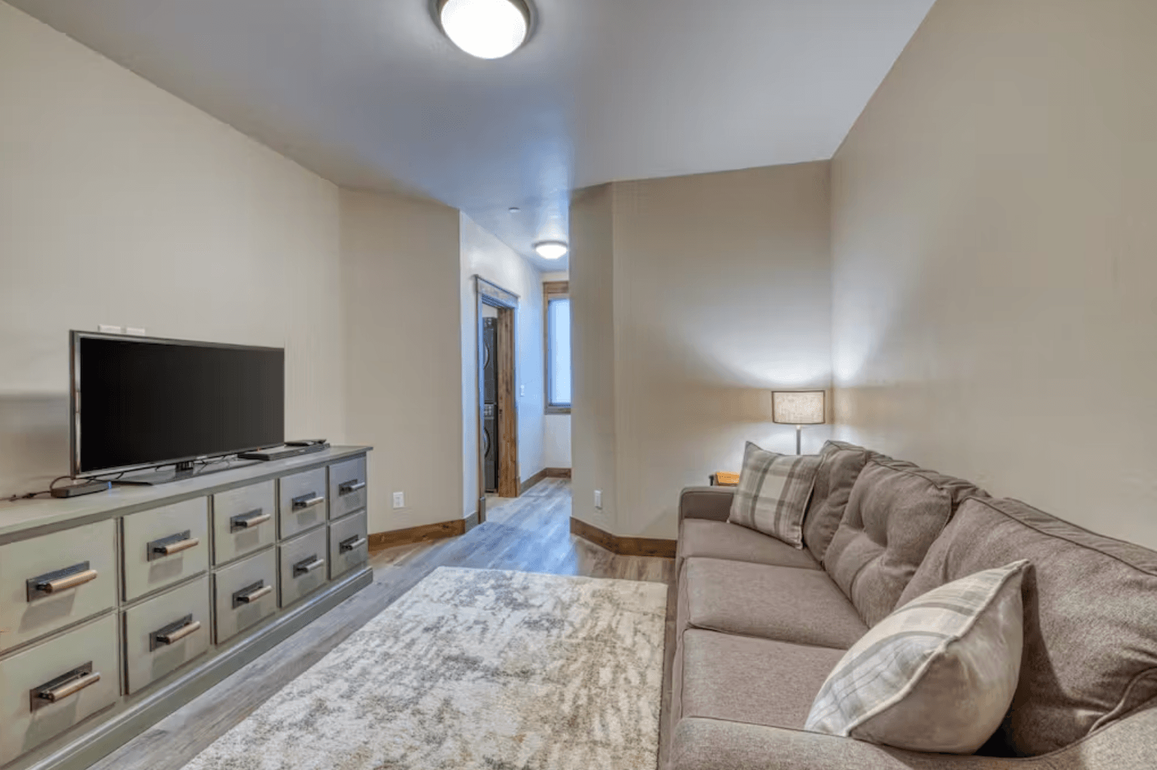 2nd Ave Luxury Condo - Image 8