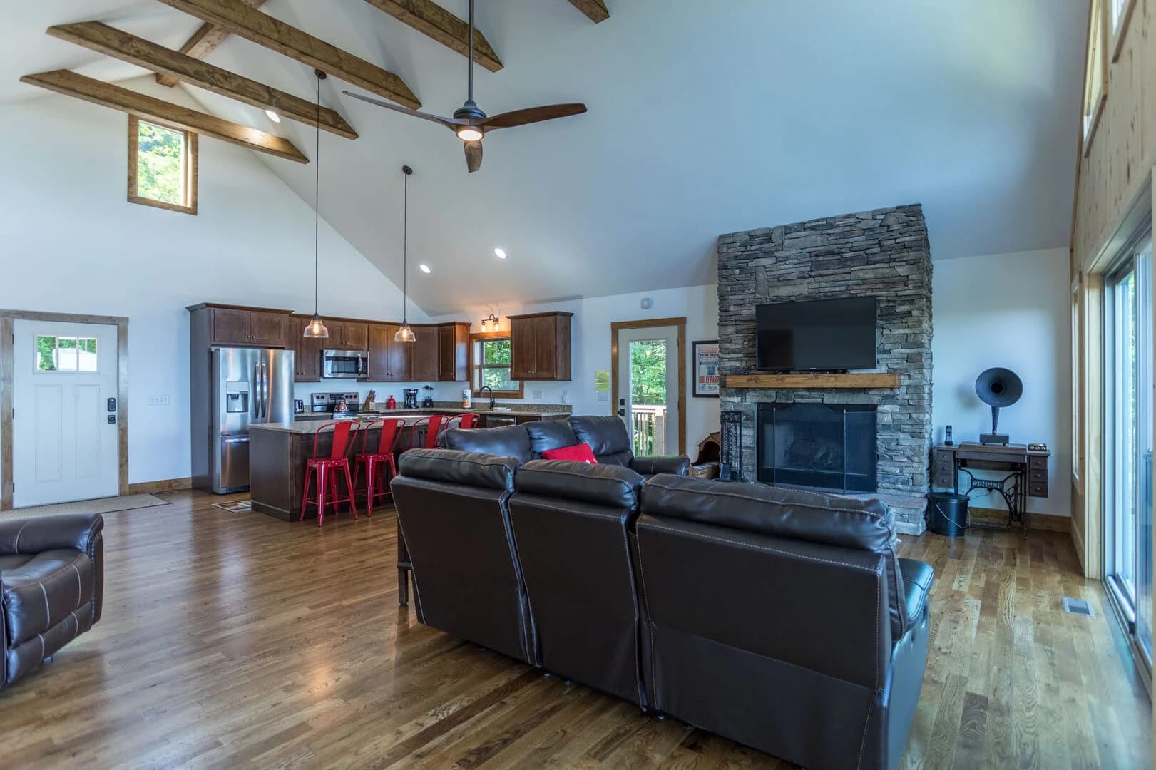 Mountain Vista Chalet - Image 5