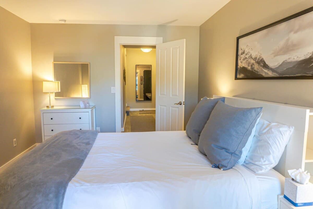 Summit Glow - Image 15