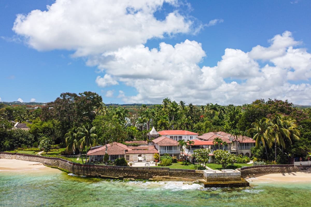 Sea Breeze Manor - Image 2