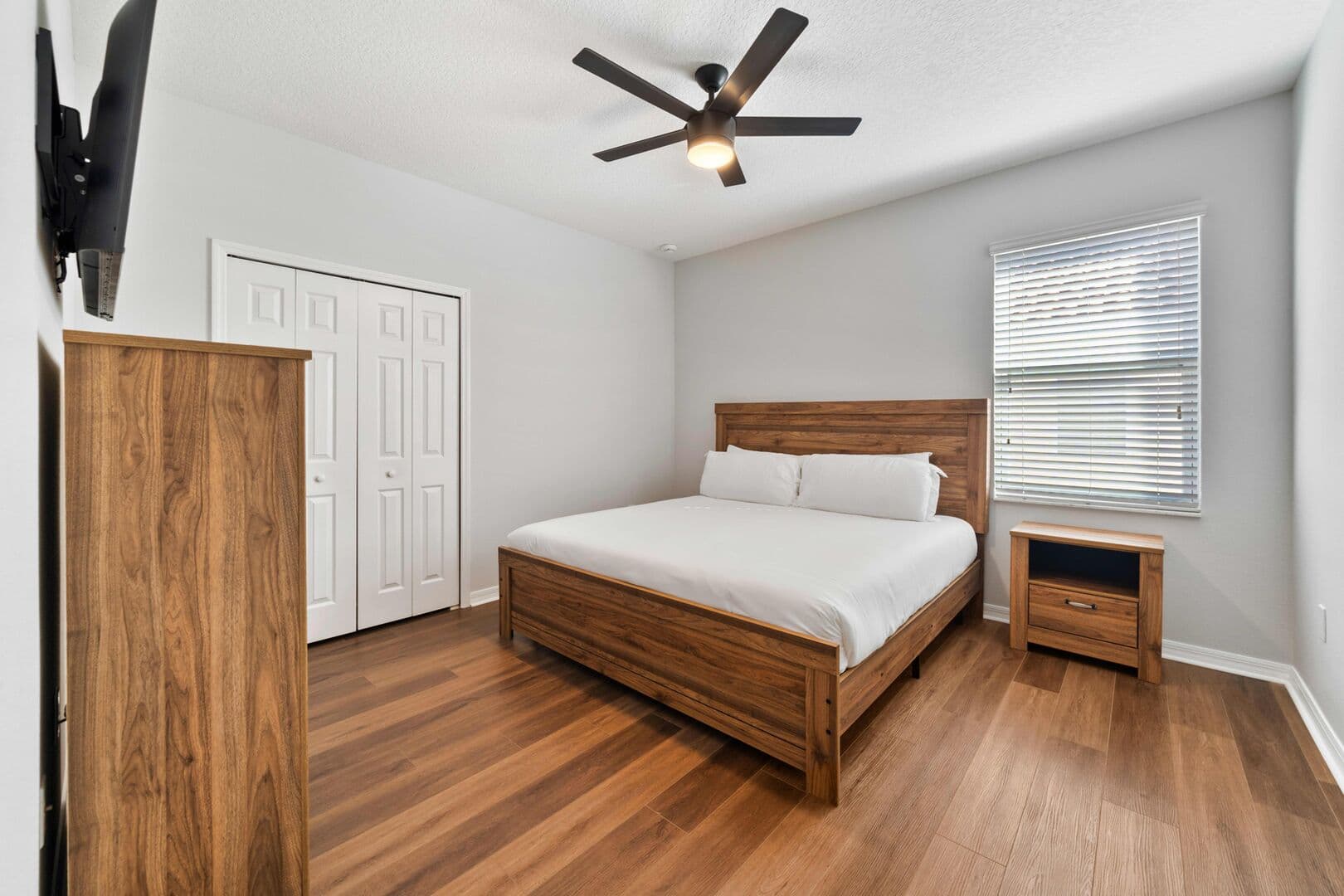 Grand View - Image 25