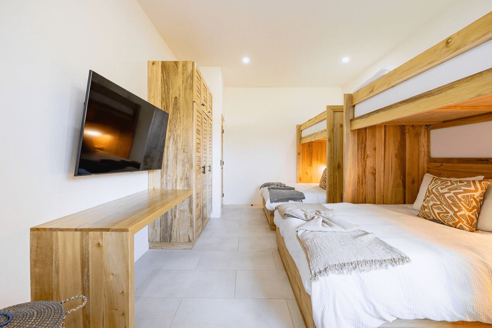 Casa Blanca - Image 17