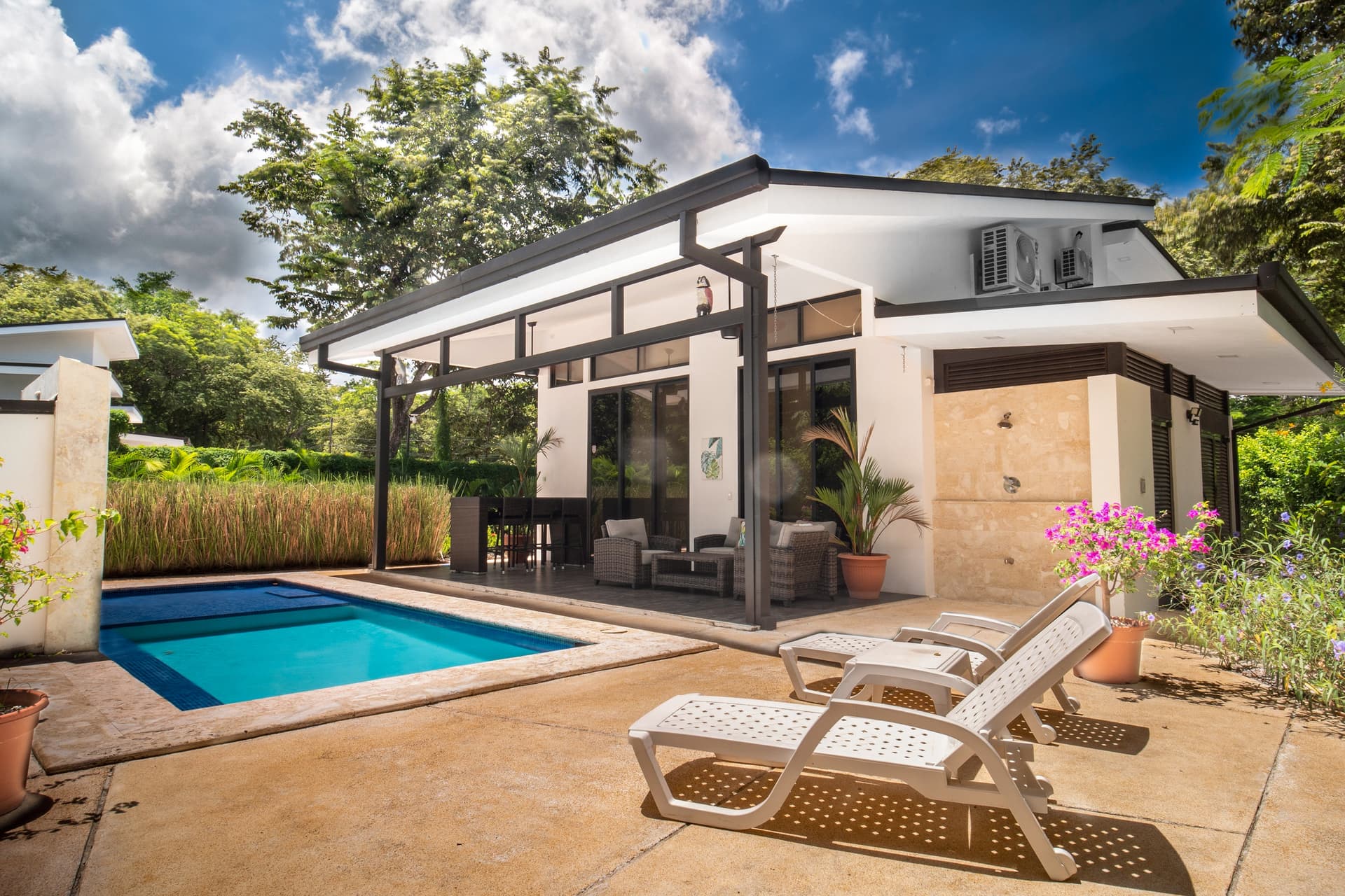 Studio Retreat Home - Image 1