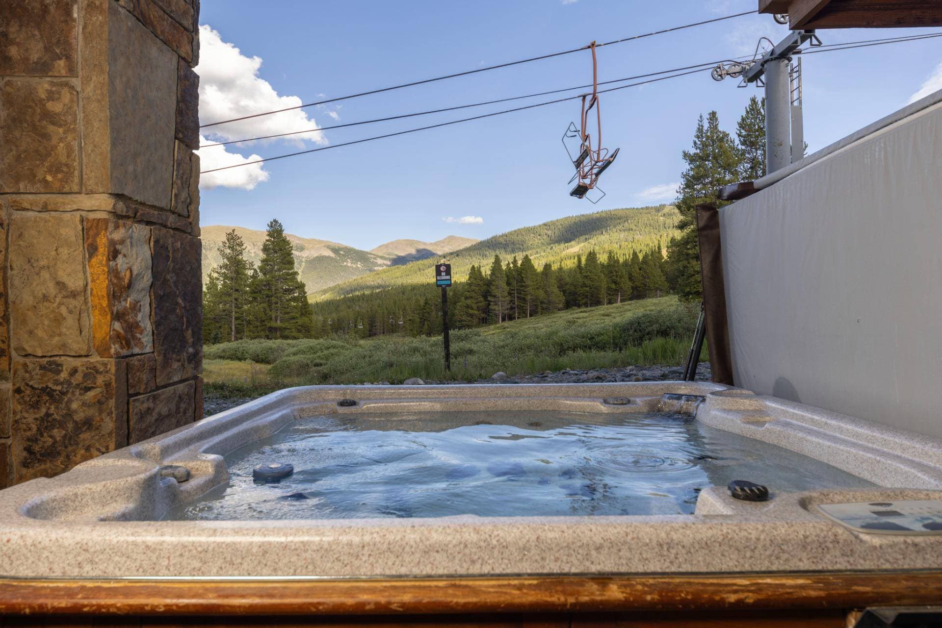 Lumber Jack Lodge - Image 2