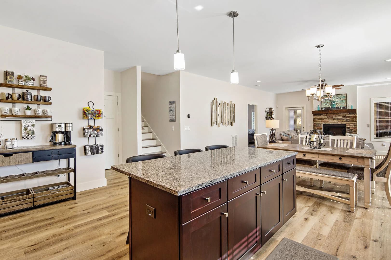 Hilltop Splendor House - Image 8