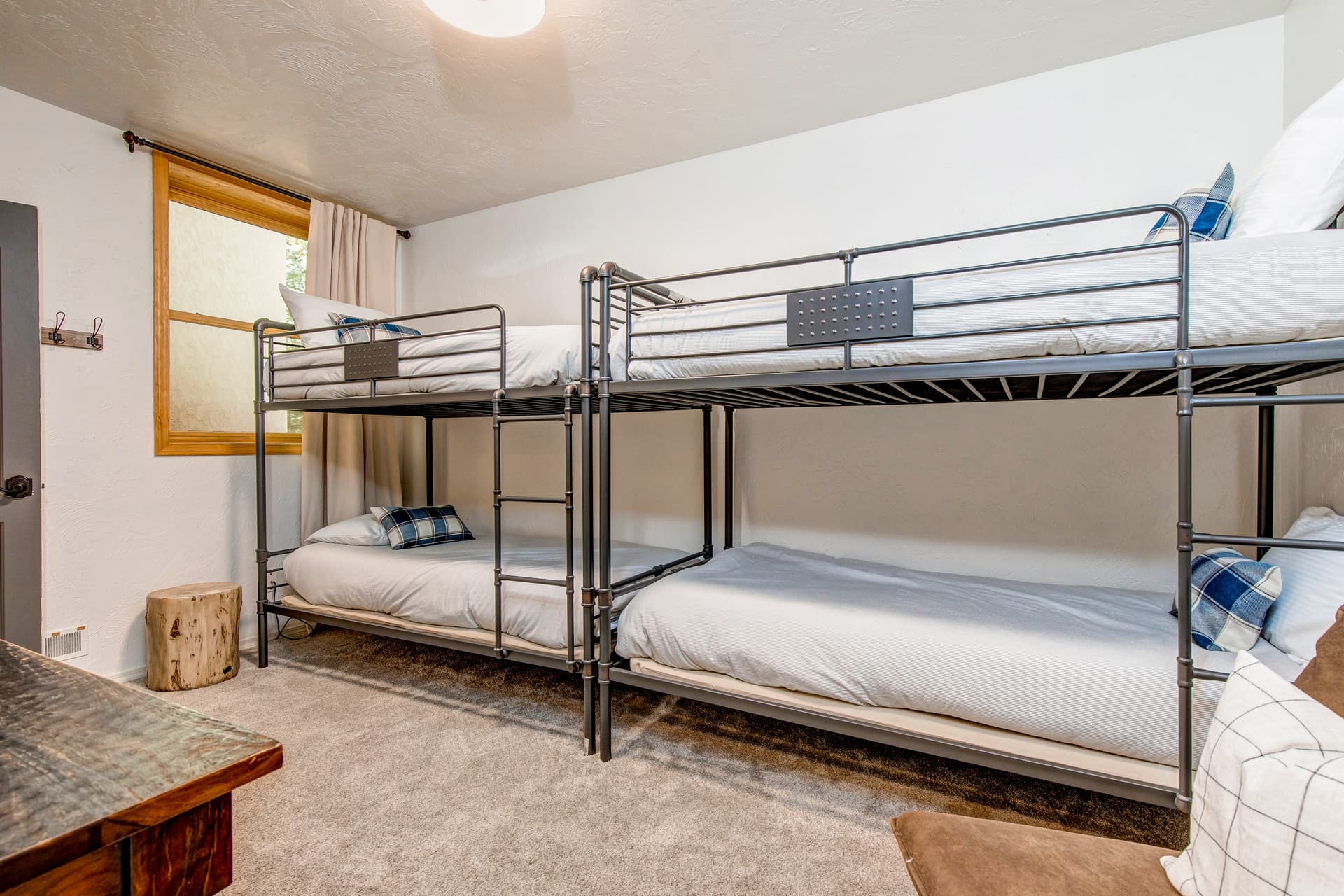 Mountain Hillside Manor - Image 26