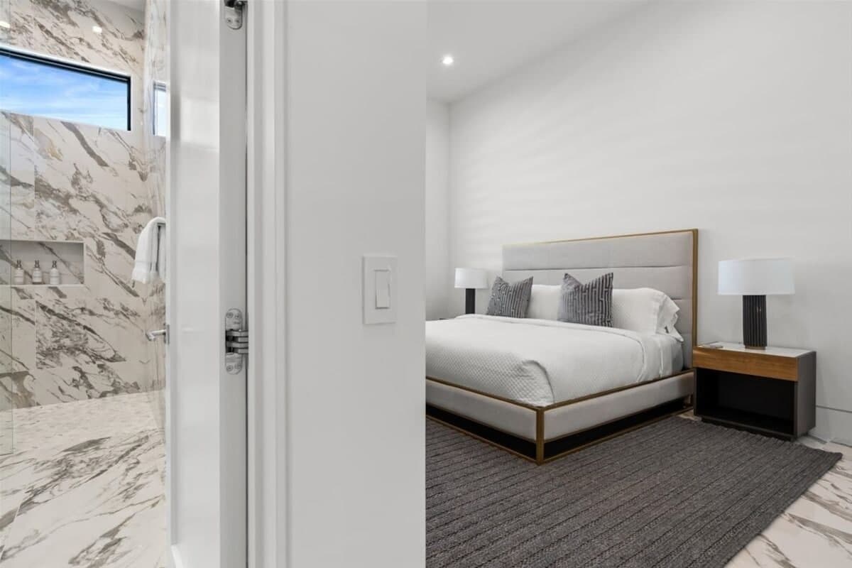 Bravo Villa #11 - Image 23