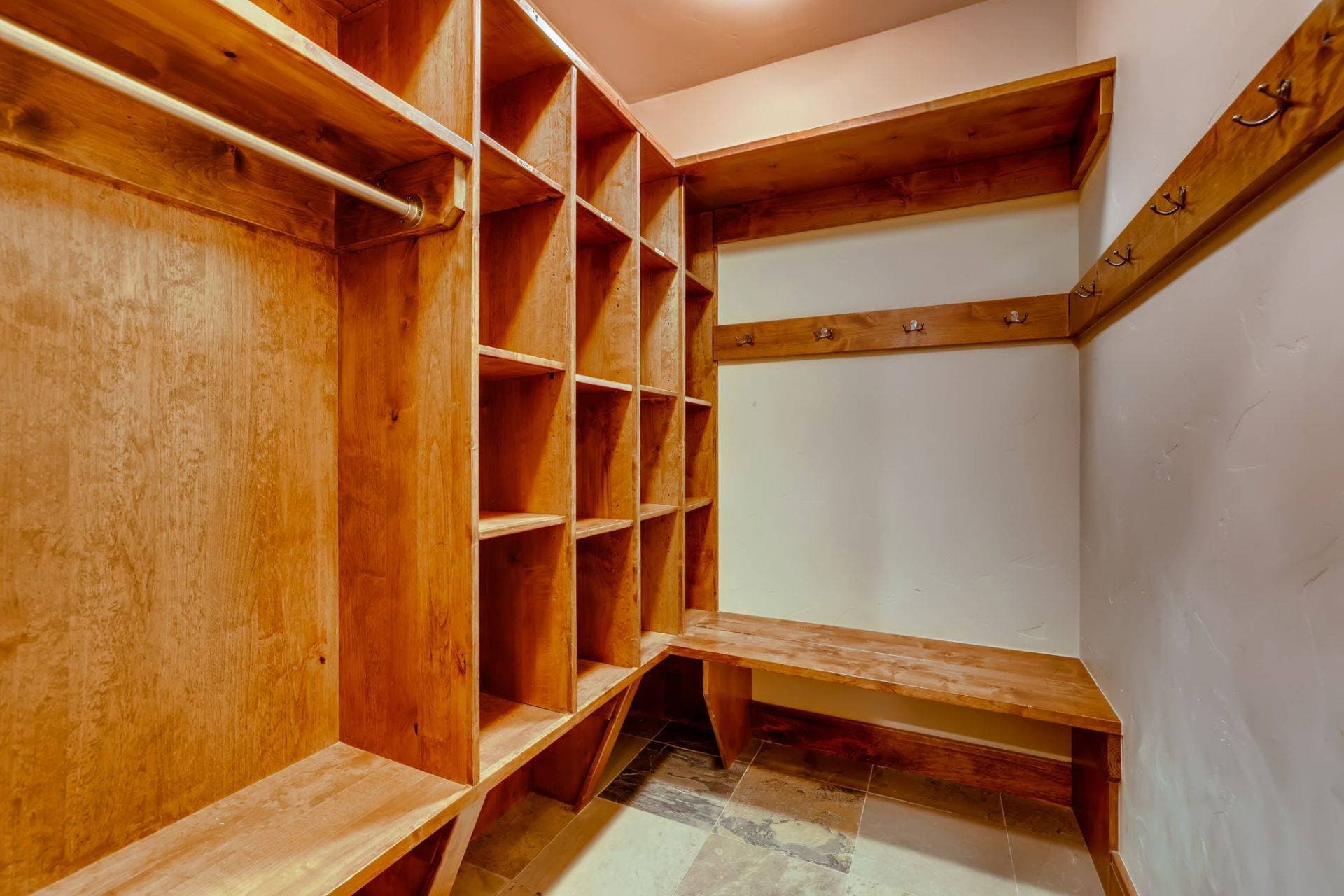 Bear Tracks Lodge - Image 31