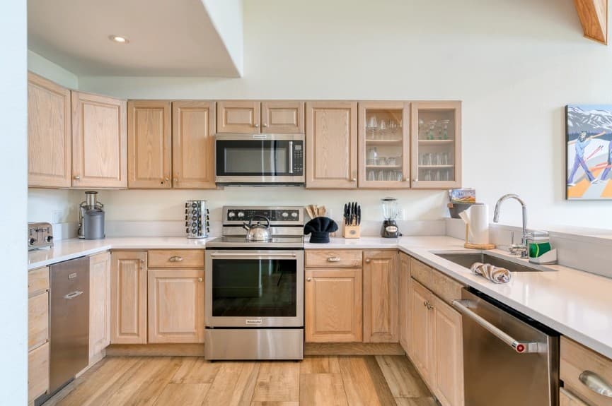 Emerald Elk at Village Creek - Image 5