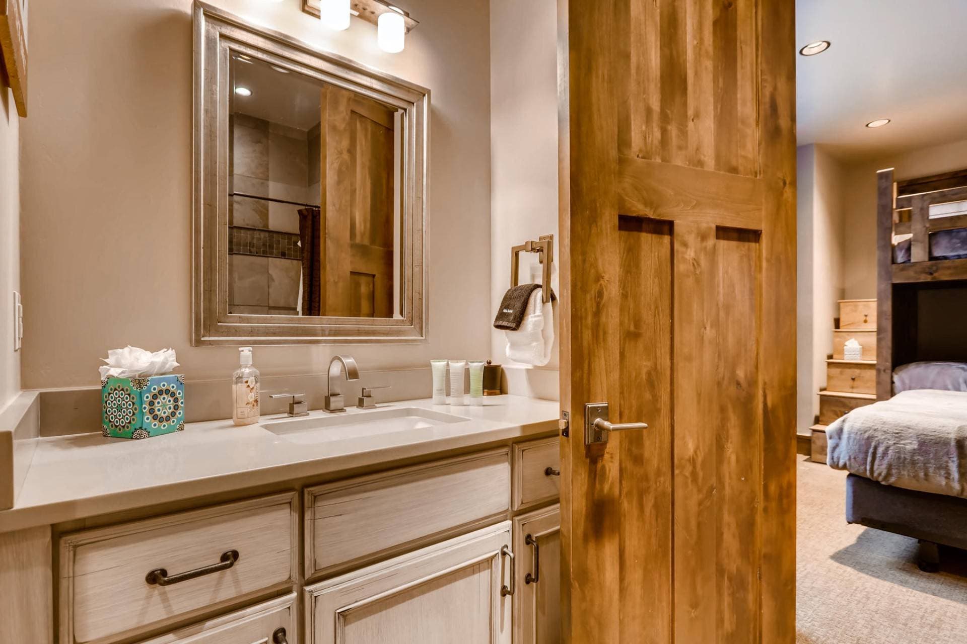 Monarch Place - Image 28