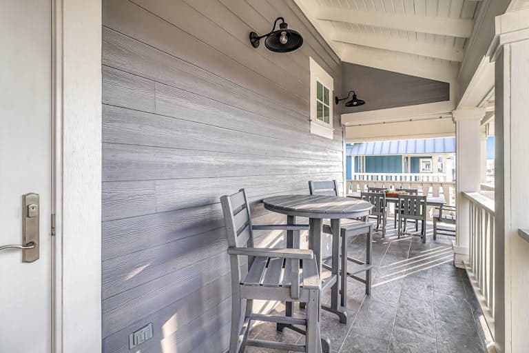 Commodore’s Hideout - Image 42