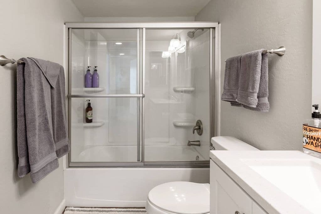 Rustic Modern Townhouse - Image 17