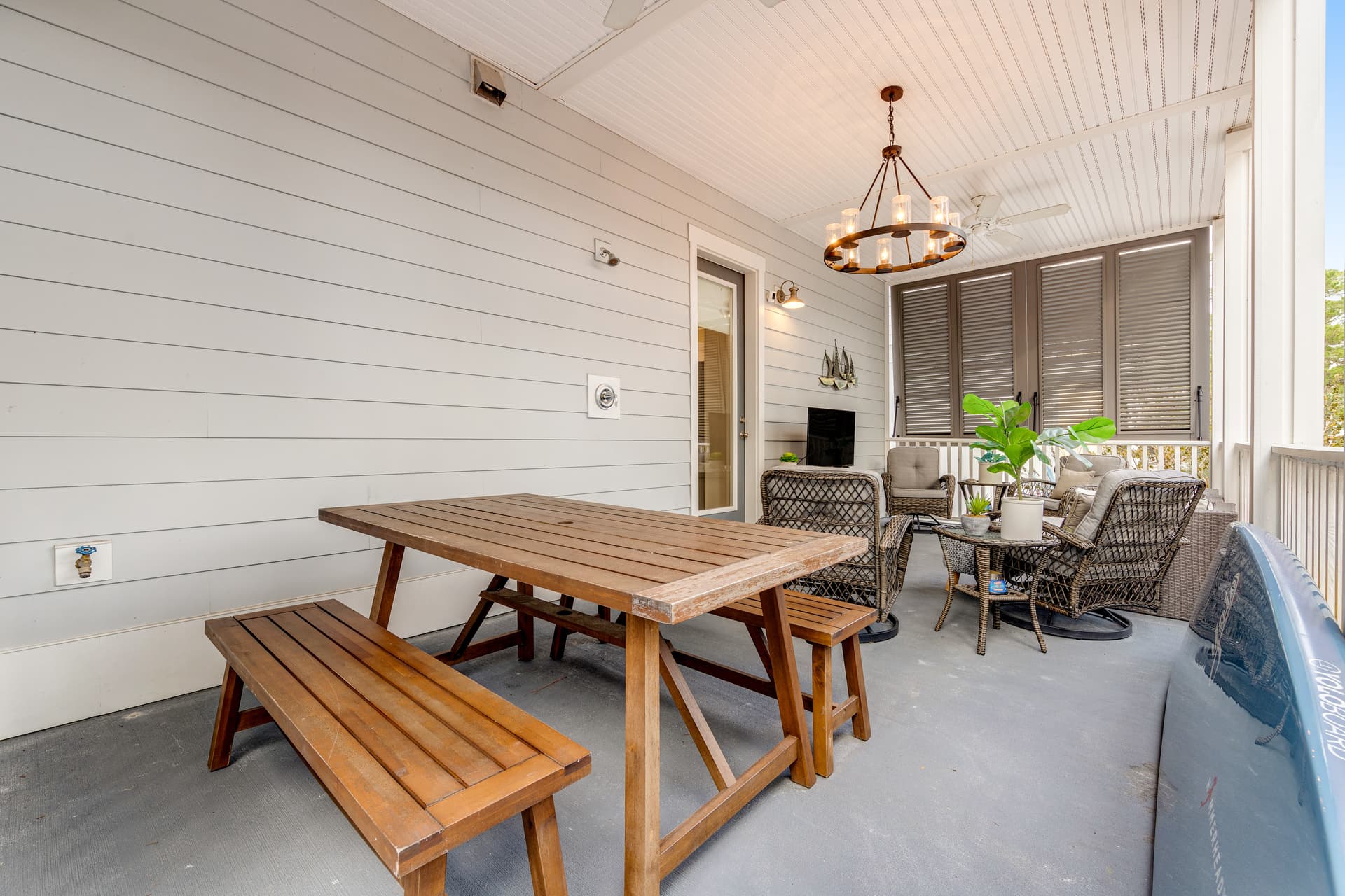 Porches N' Paradise House - Image 39