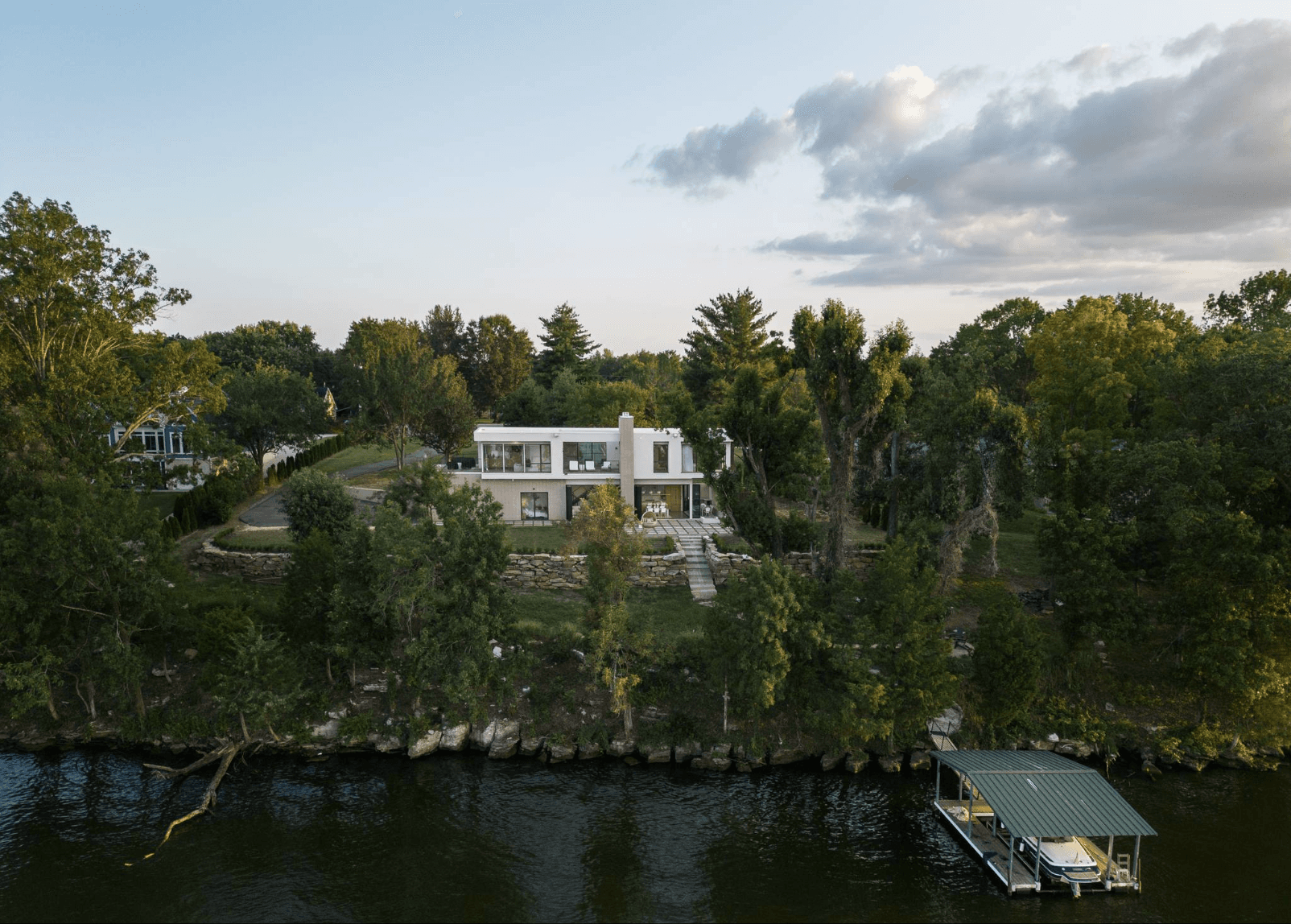 Nashville Lakeside Modern - Image 28