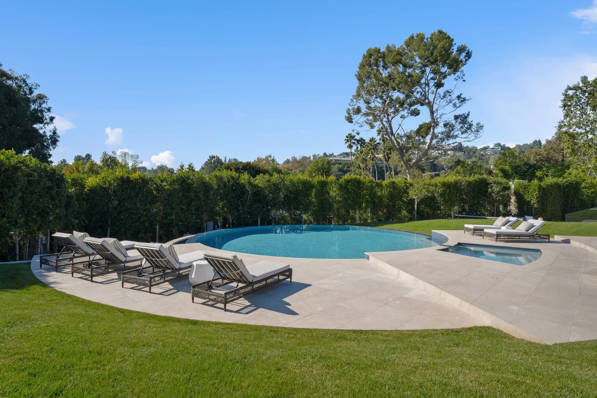 Forza Modern - Image 2