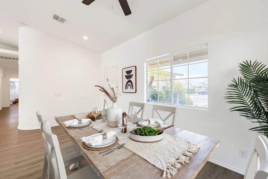 Sunny Palms - Image 9