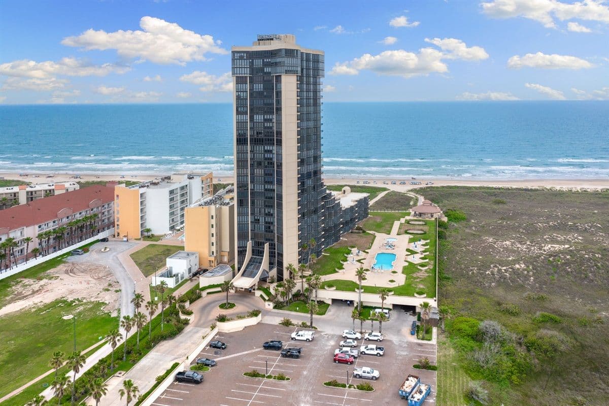 Bridgepoint Residence - Image 5