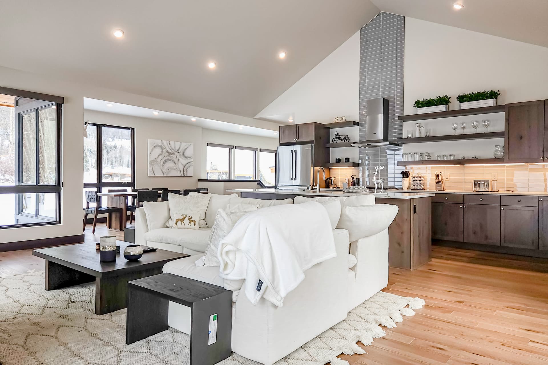 Slice of Silverthorne House - Image 2