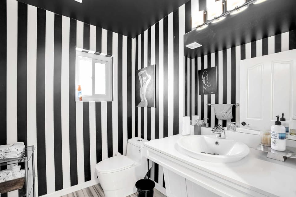 Pacific View Artist's Home - Image 28