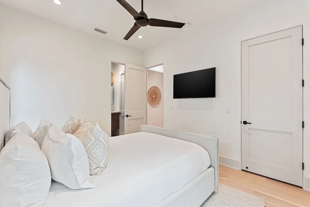 Katydid Beach Bungalow - Image 25