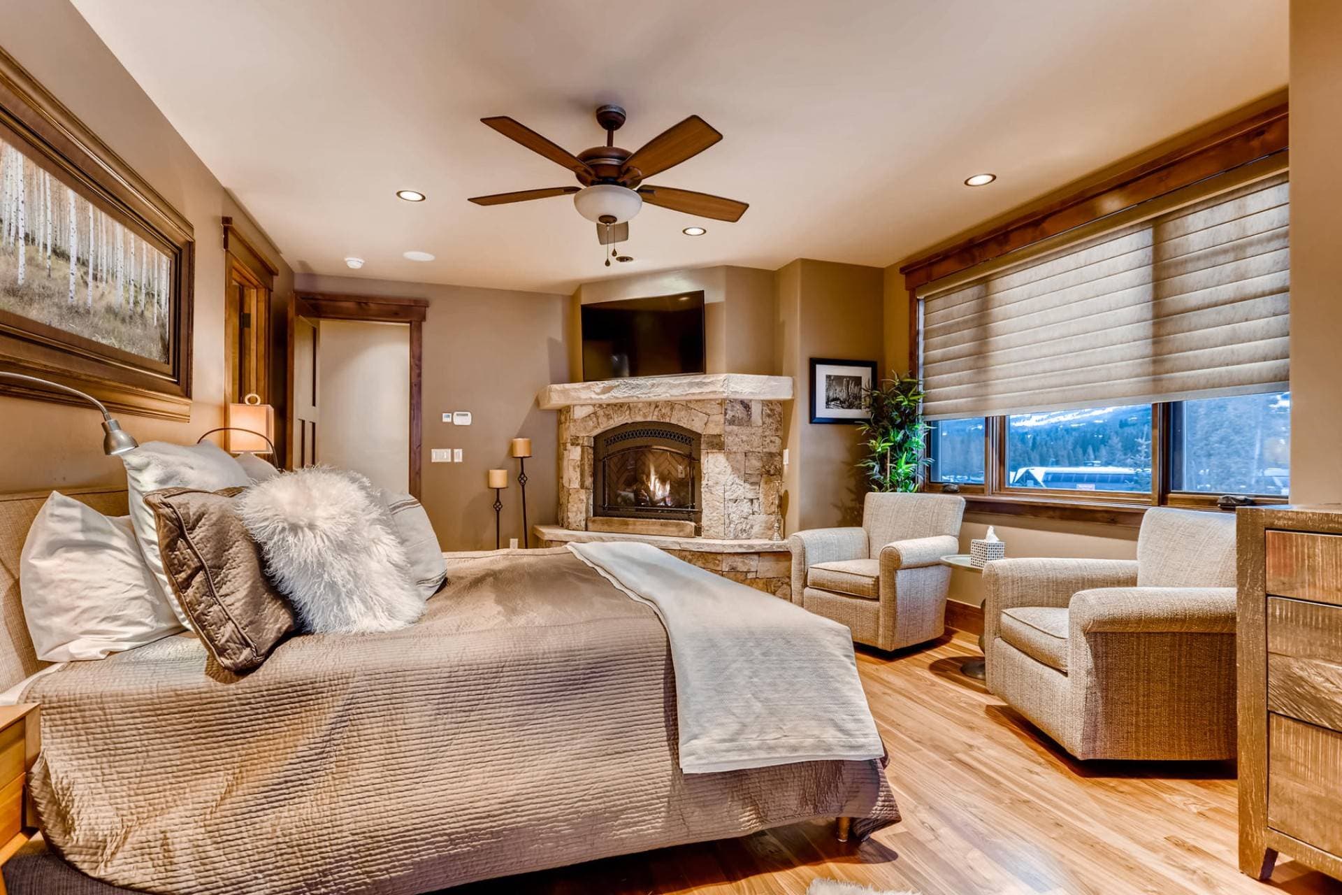 Monarch Place - Image 13