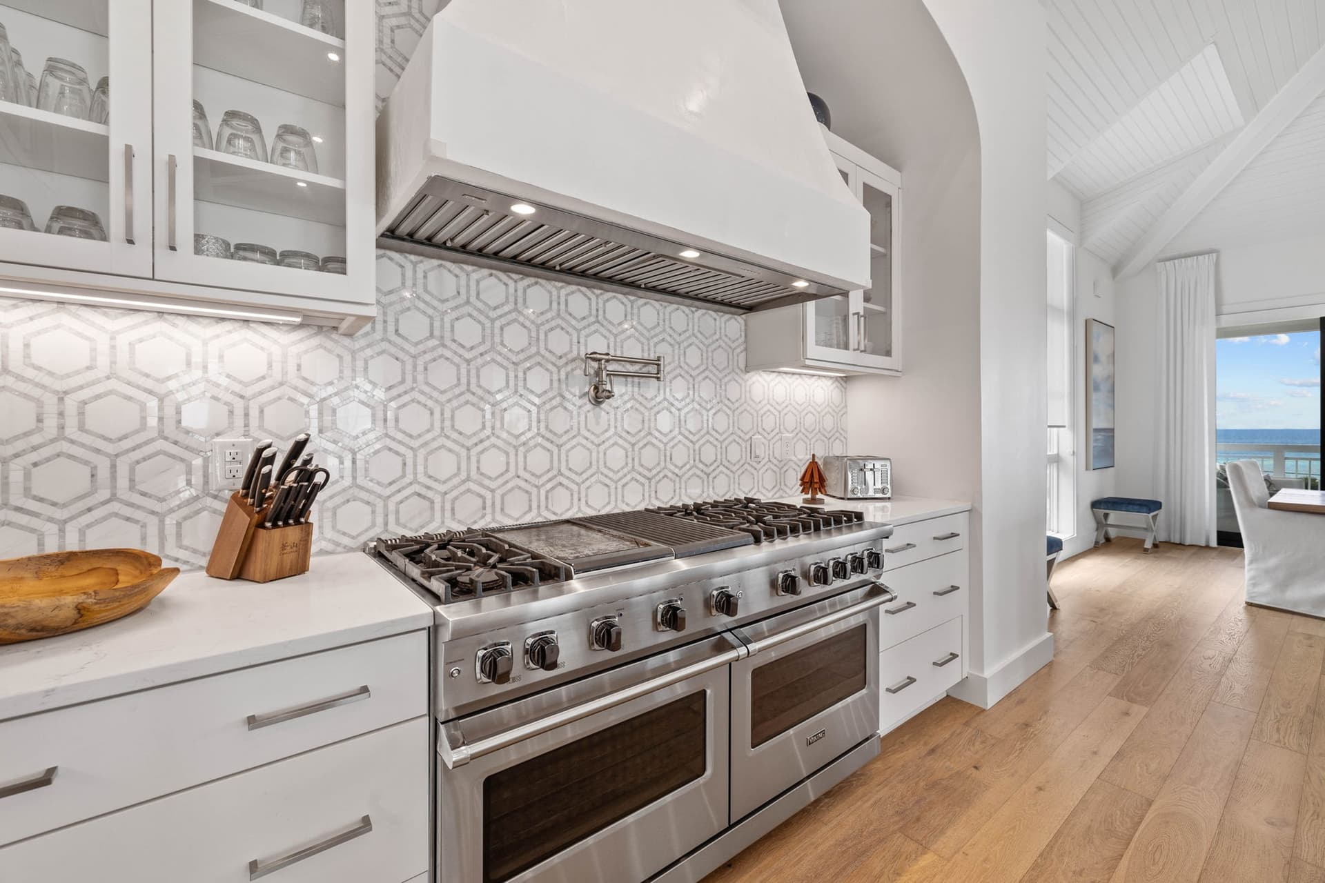 Eyes on Sunrise - Image 12