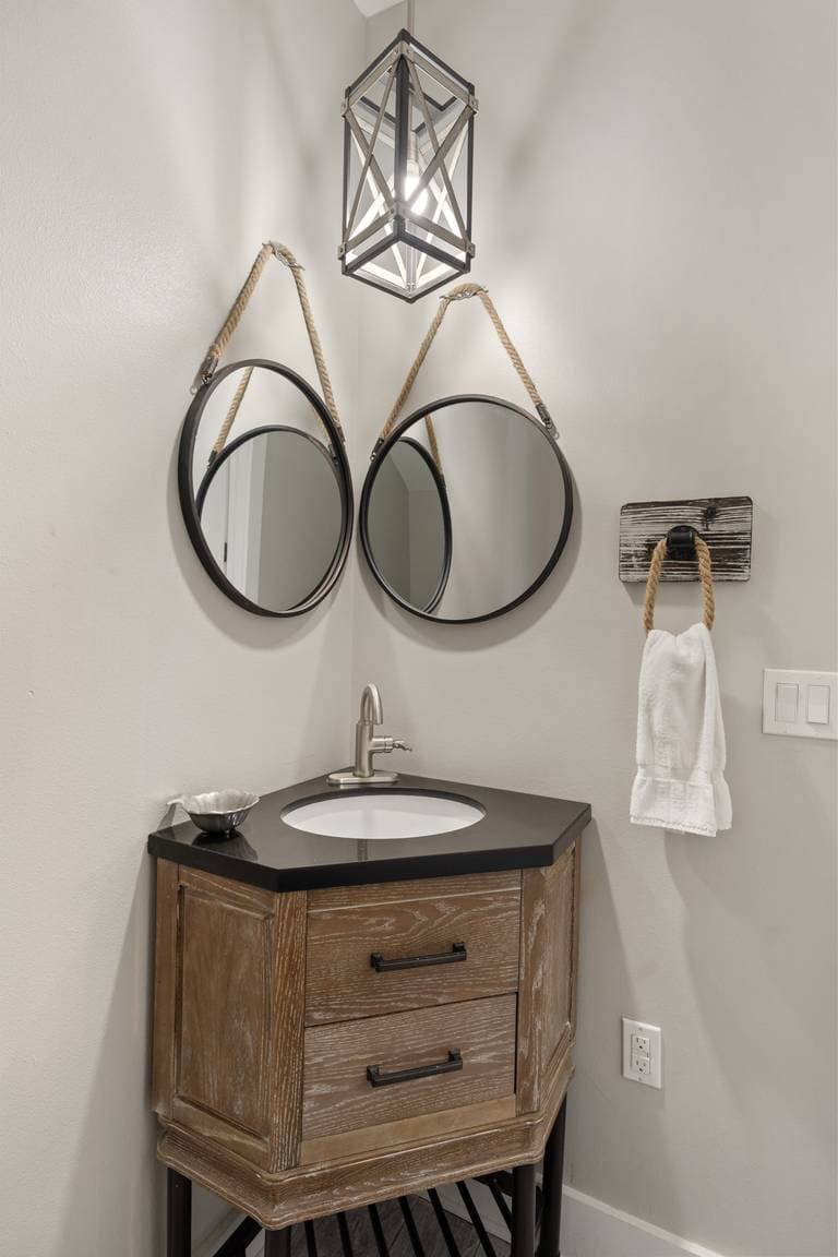 Aquaholic House - Image 21