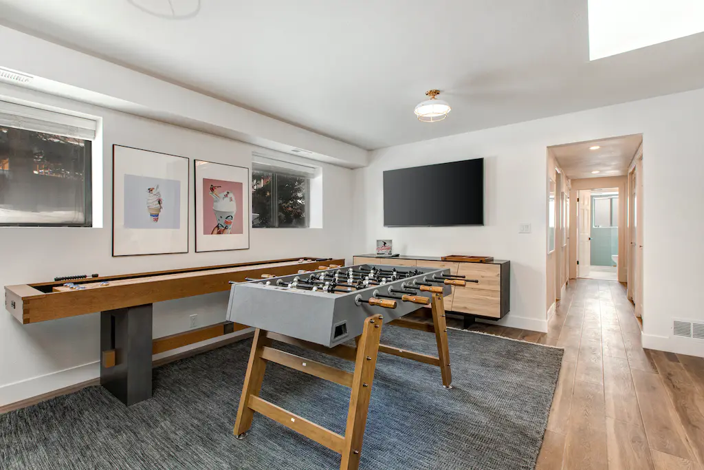 Last Run of the Day House - Image 4