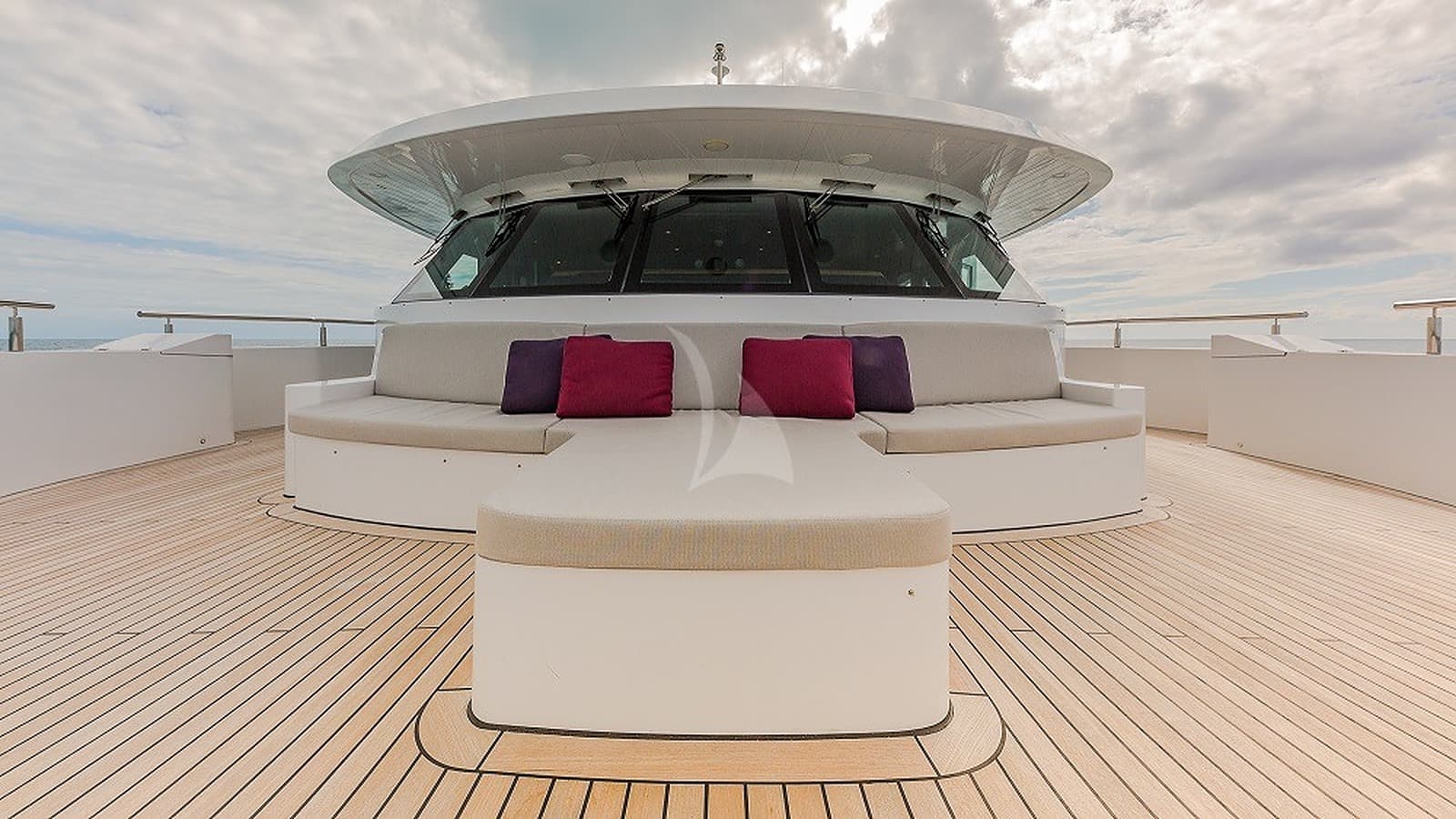 Big Sky Yacht - Image 9