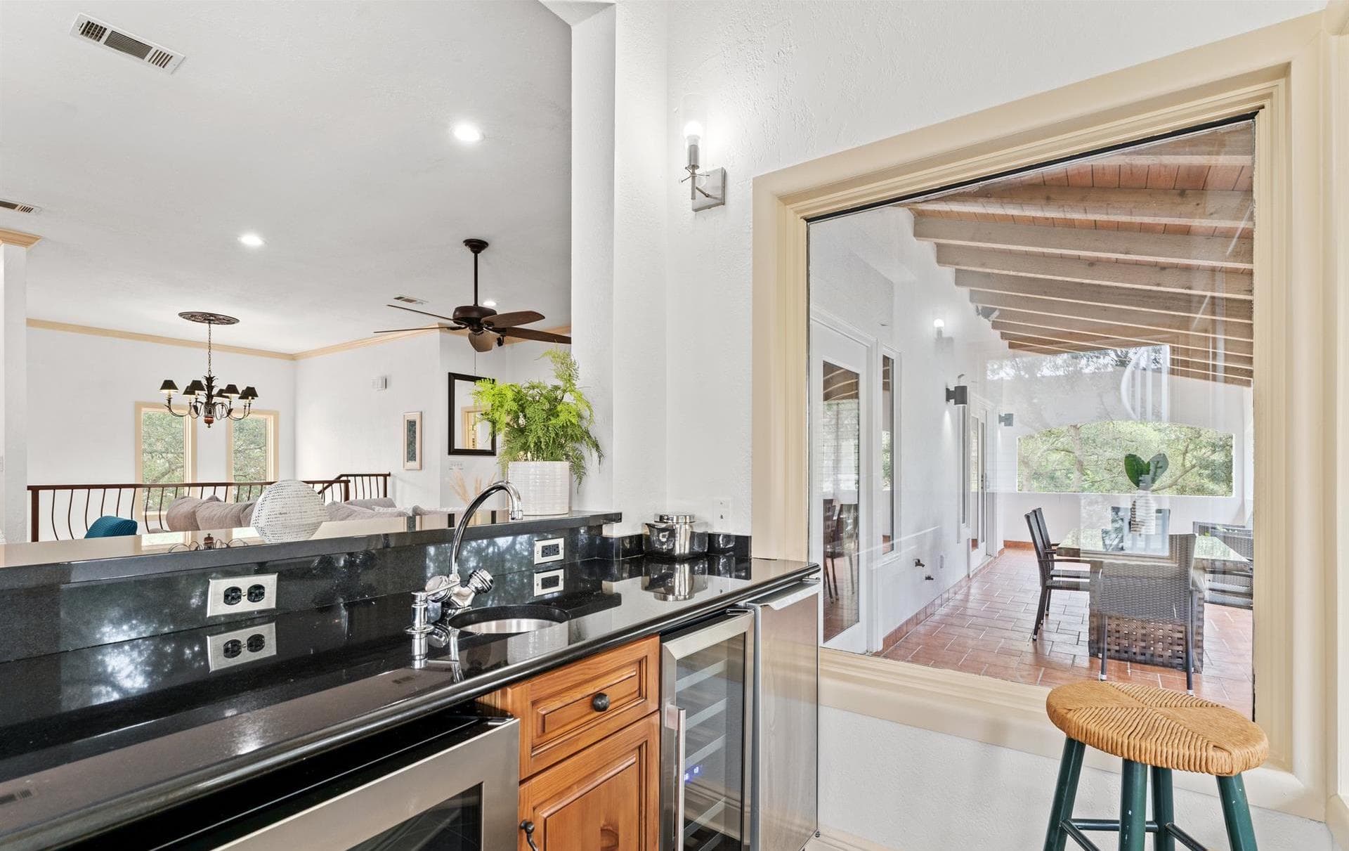 Paradise Isle - Image 13