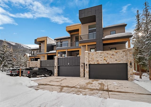 Ina's Way Townhome Unit B - Image 32