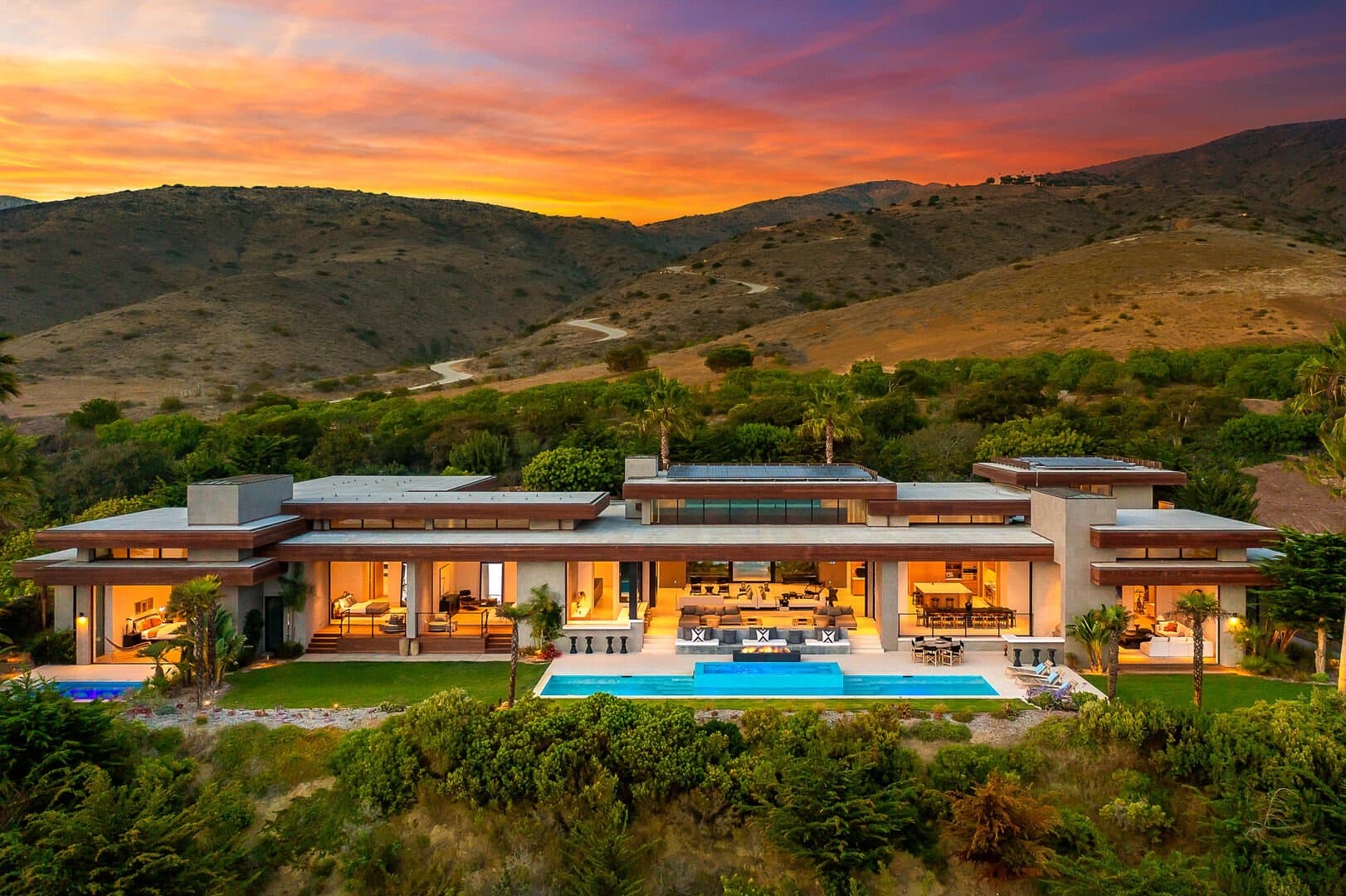 Malibu Beach Oasis - Image 34