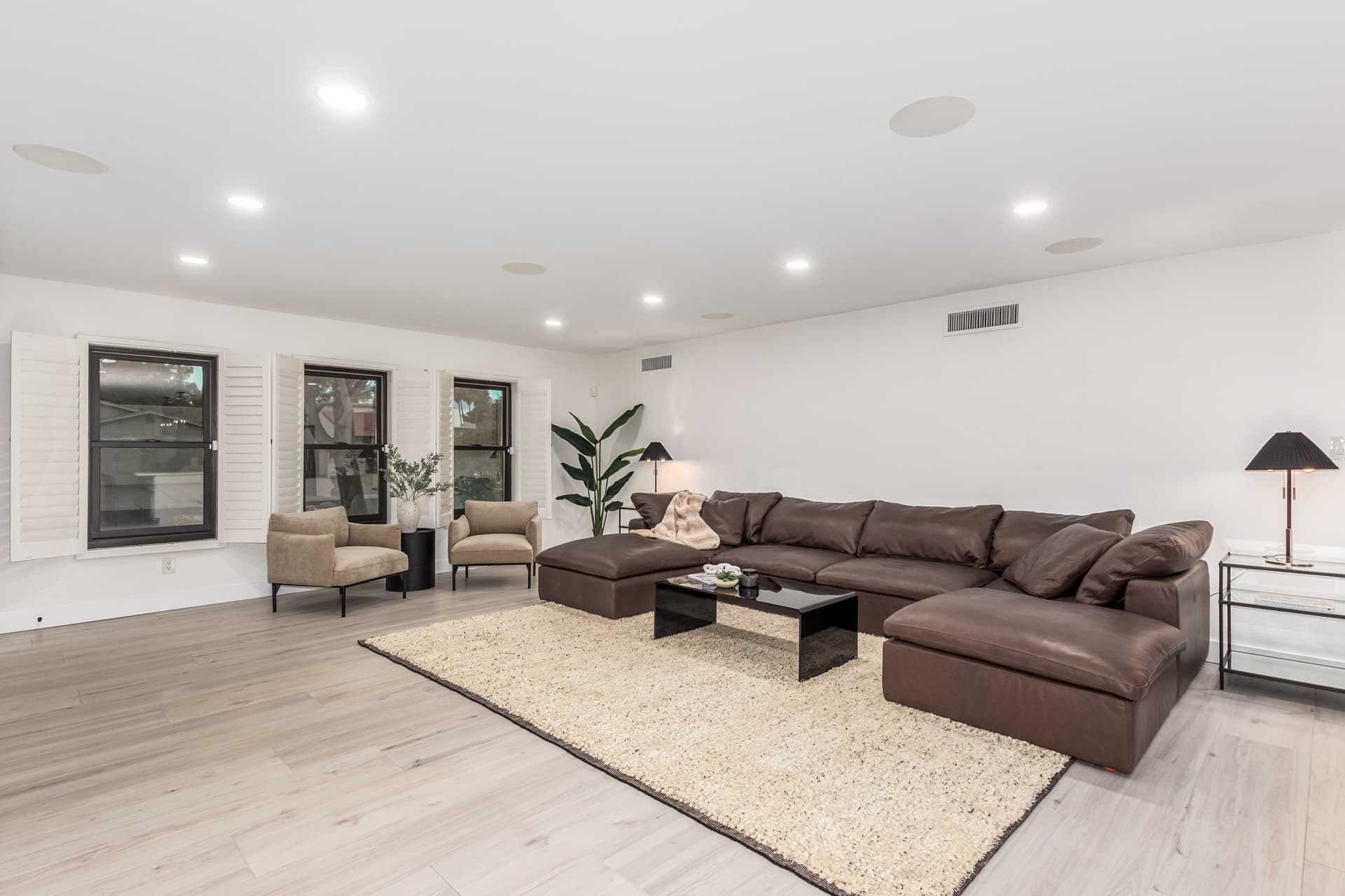 Ace Modern Escape - Image 2