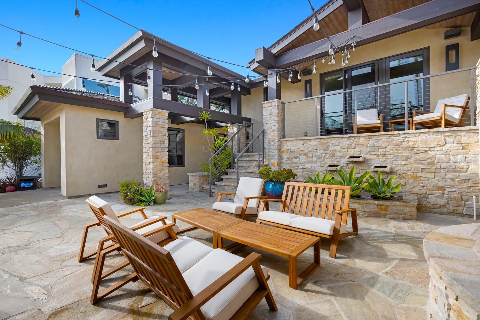 Costa Del Mar - Image 17