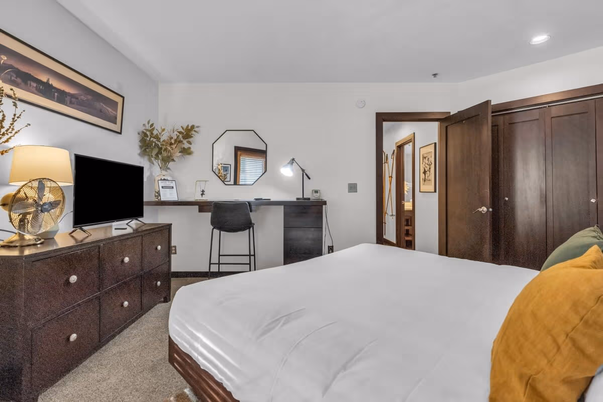 Leather and Timber - Image 15