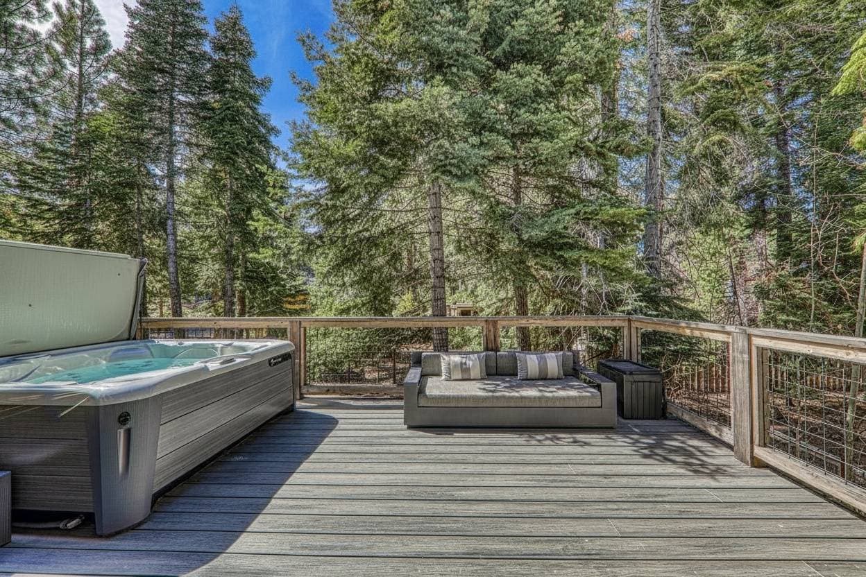 Lodge on the West Shore - Image 2