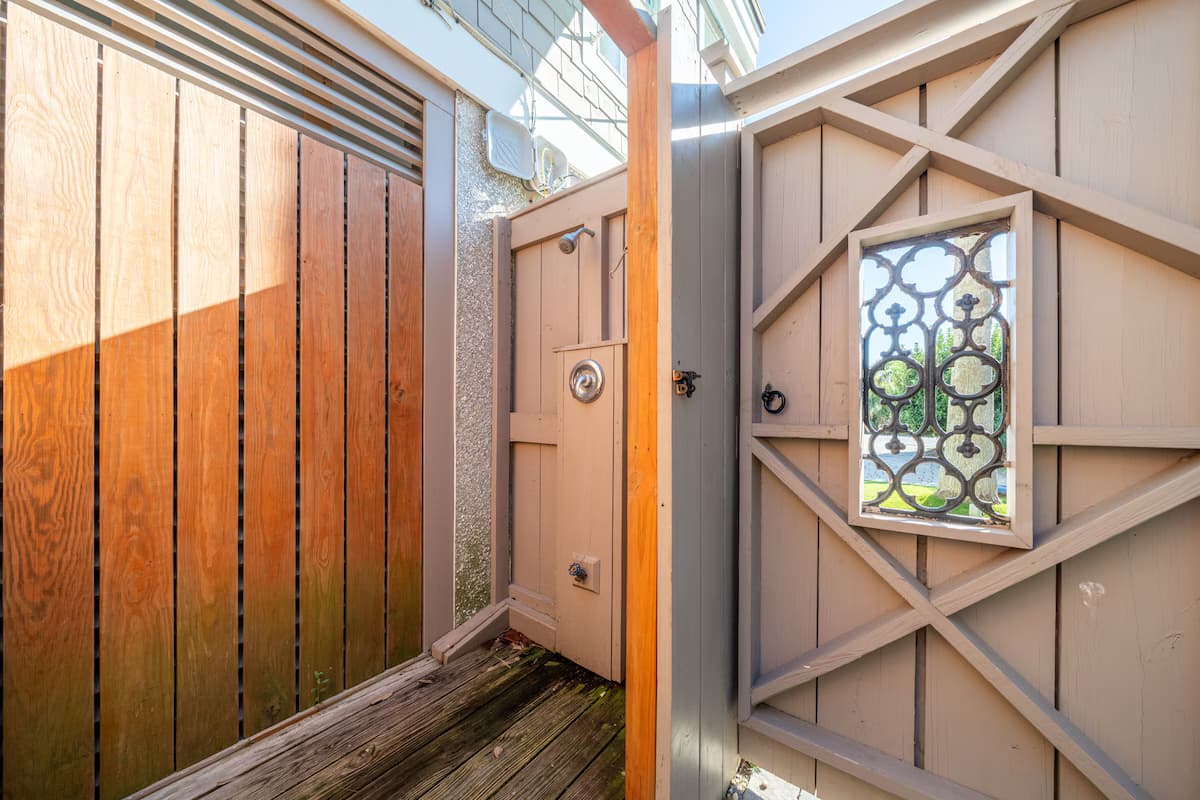 JC Long Villa - Image 36