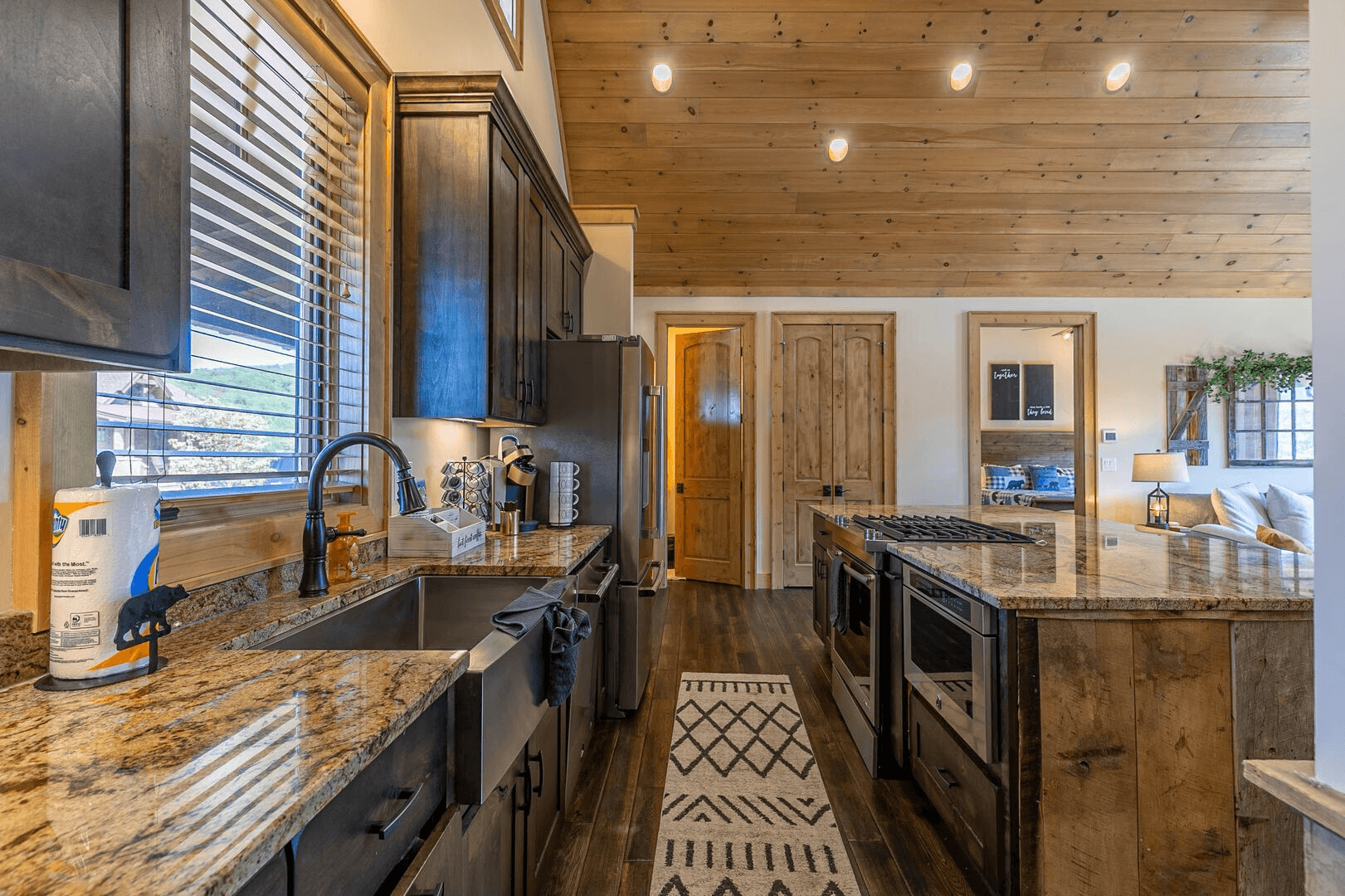 Black Bear Den - Image 5