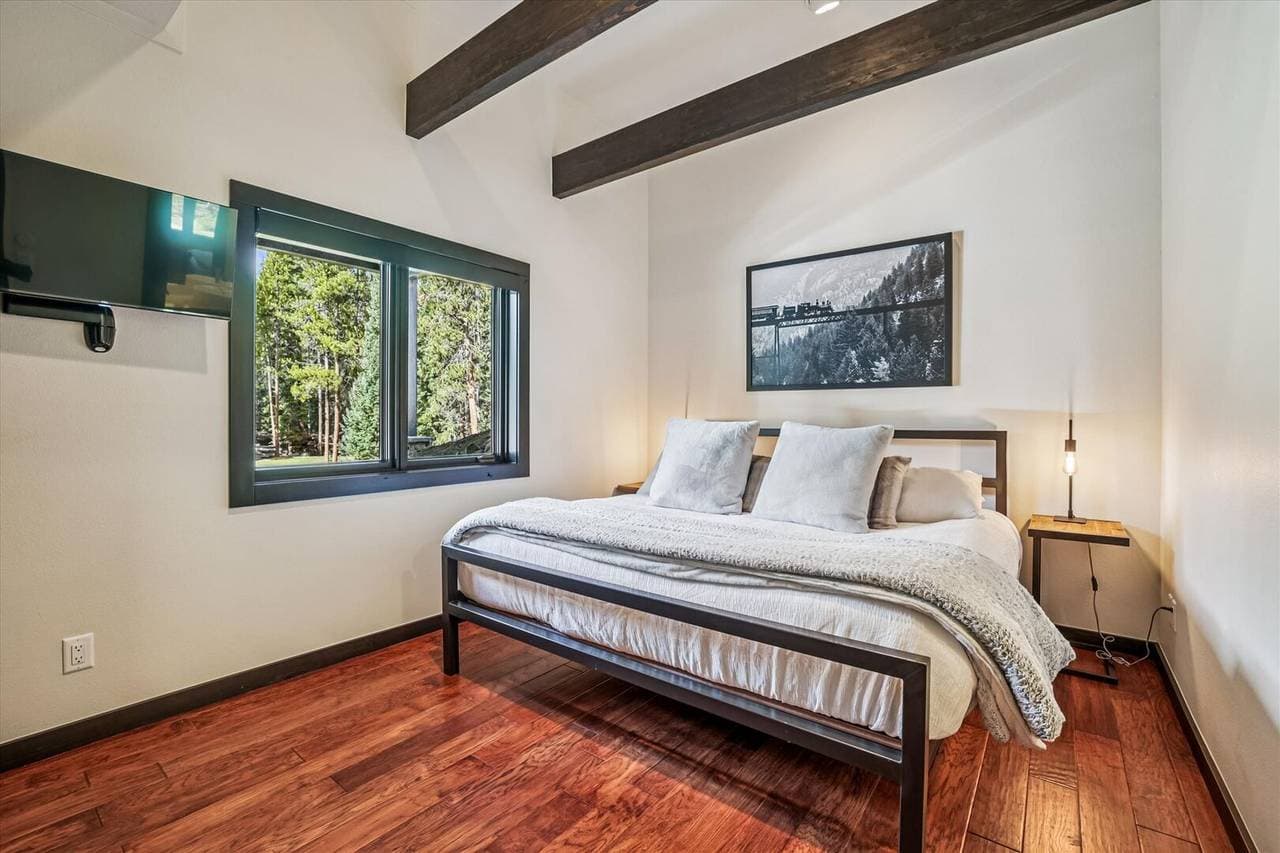 Summit Solitude Estate - Image 35