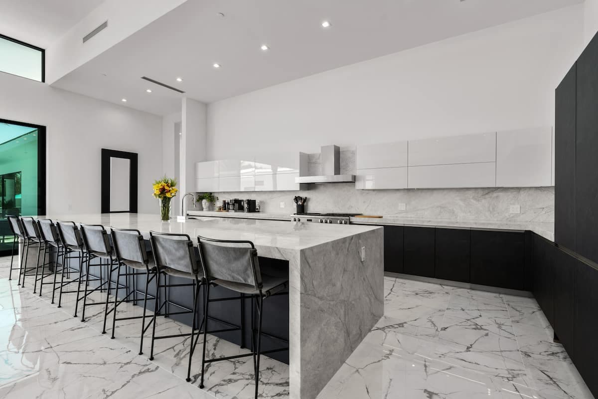 Bravo Villa #12 - Image 5