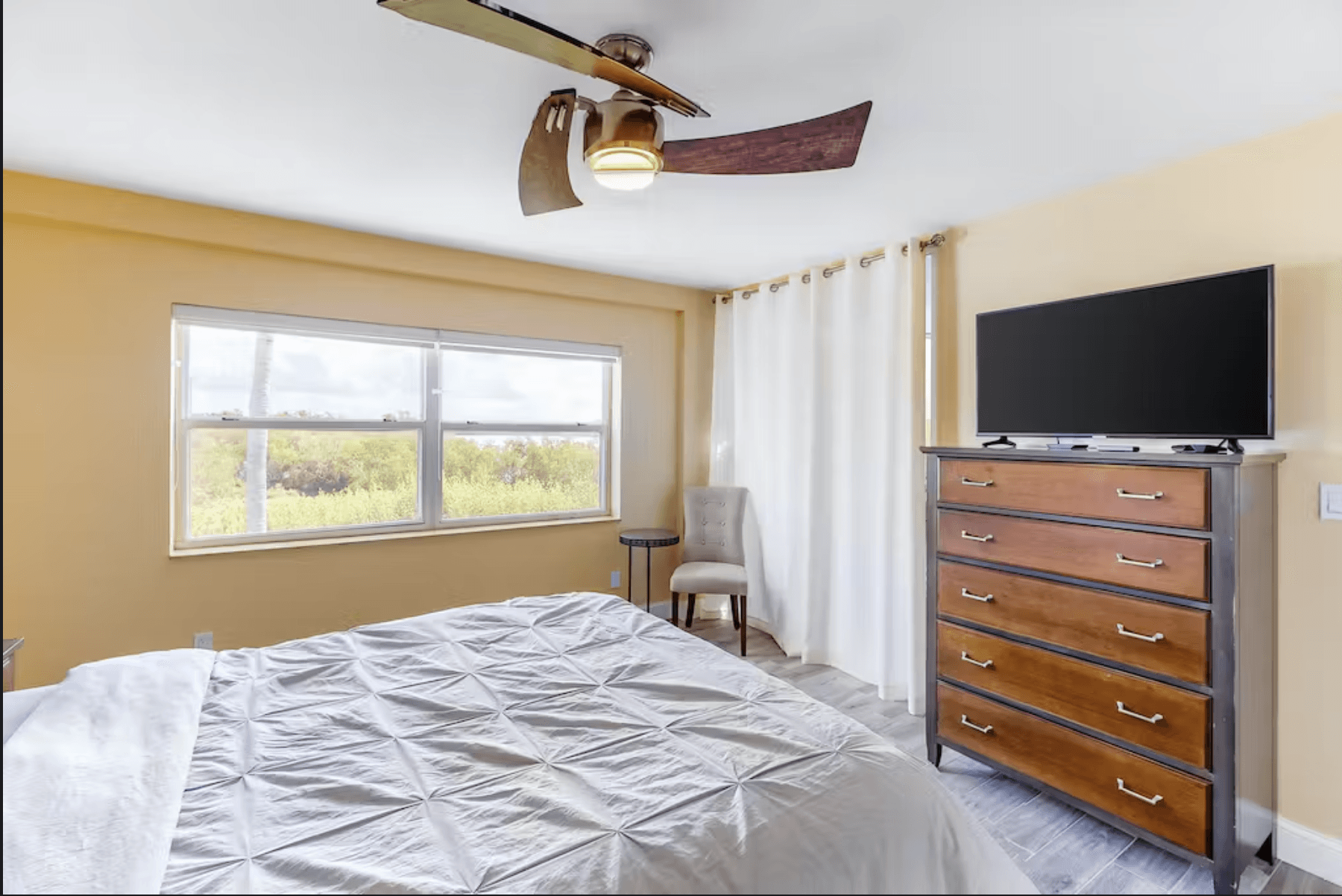 Tradewinds at Smathers Beach - Image 5