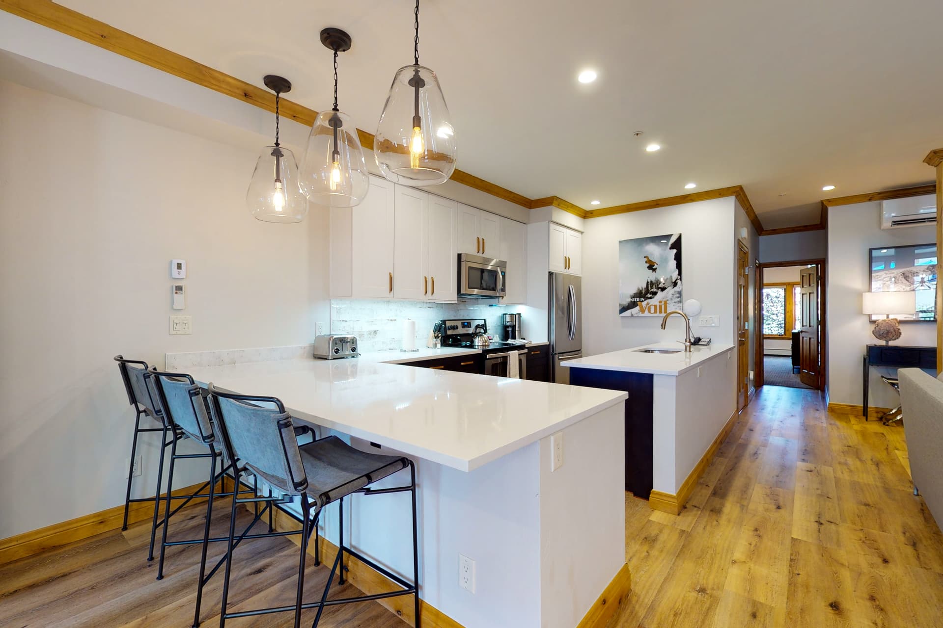 Lion Square East #215 - Image 3