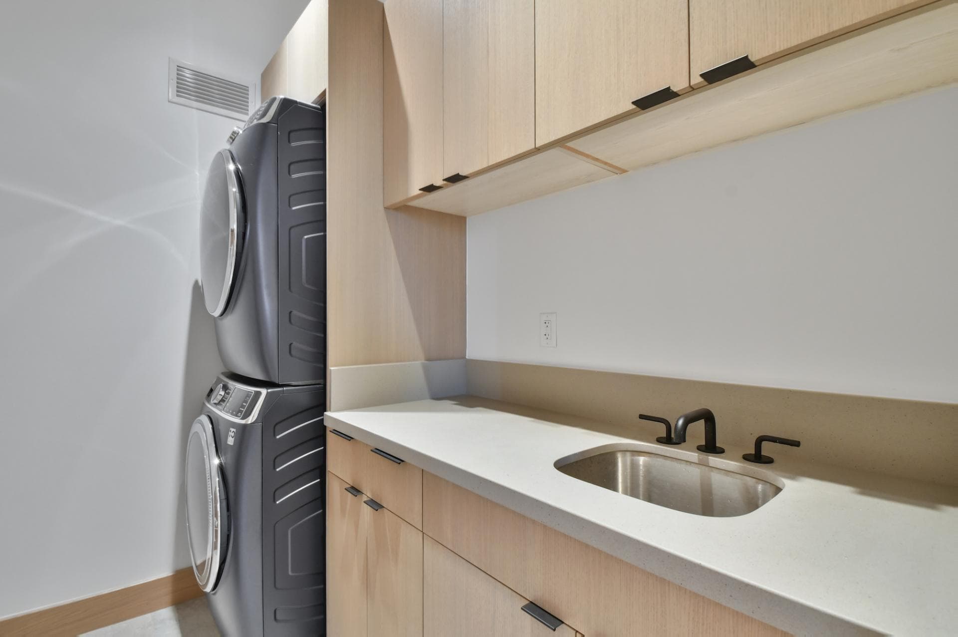 Kings Crown #103 - Image 32