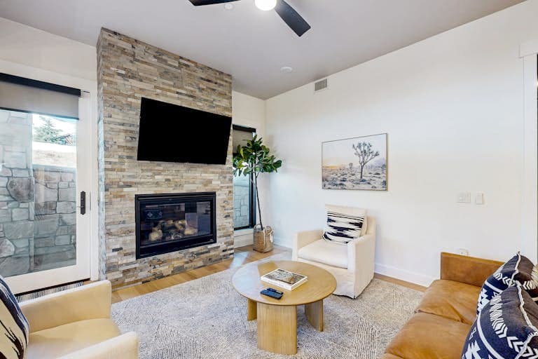 Designer Blackstone Condo - Image 3