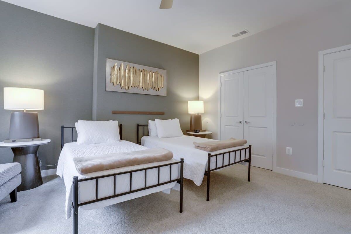 Veitch Residence - Image 23